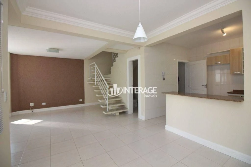 Balcony with a grill in a 3-bedroom house, 150 m² — photo 28