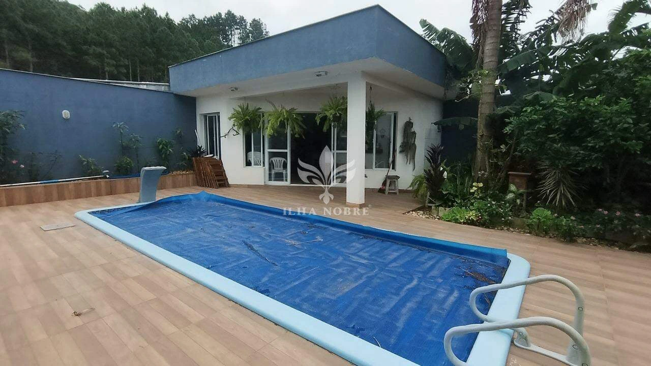 Glass-enclosed balcony in a 4-bedroom house, 400 m² — photo 22