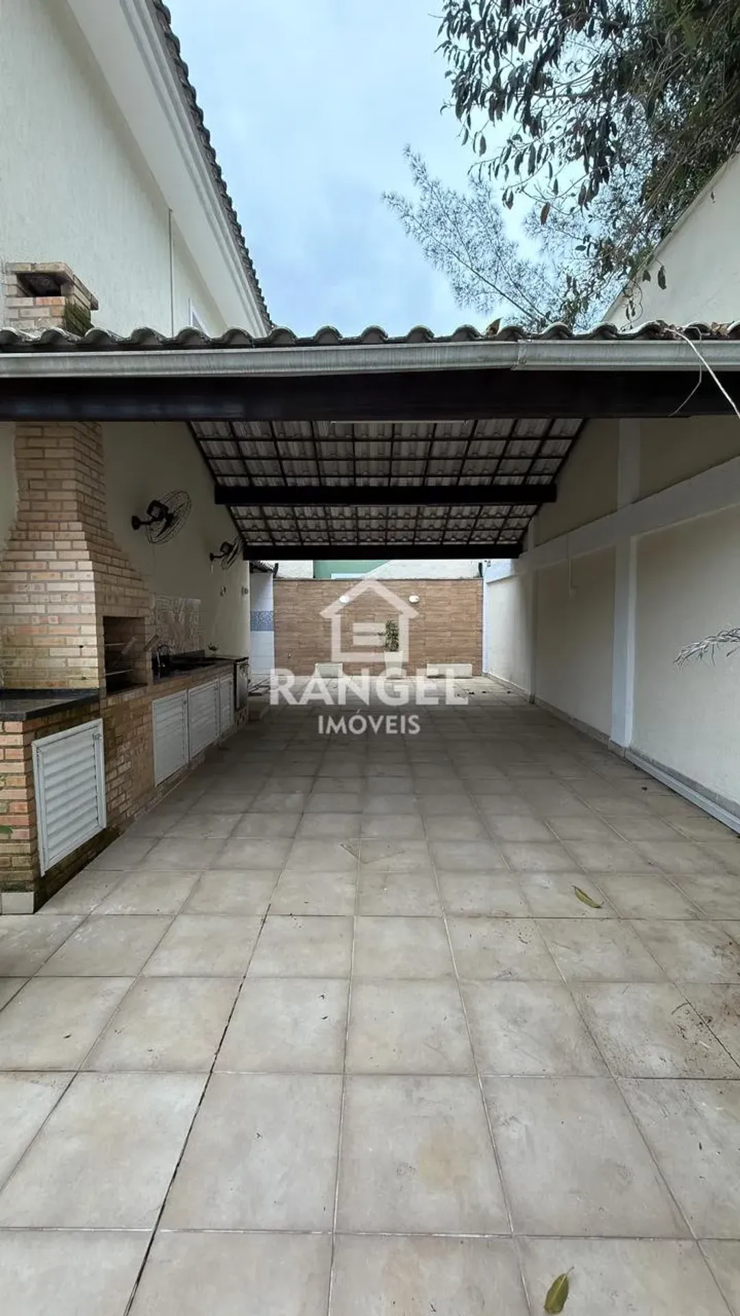 House, 412 m², with a private pool — photo 4