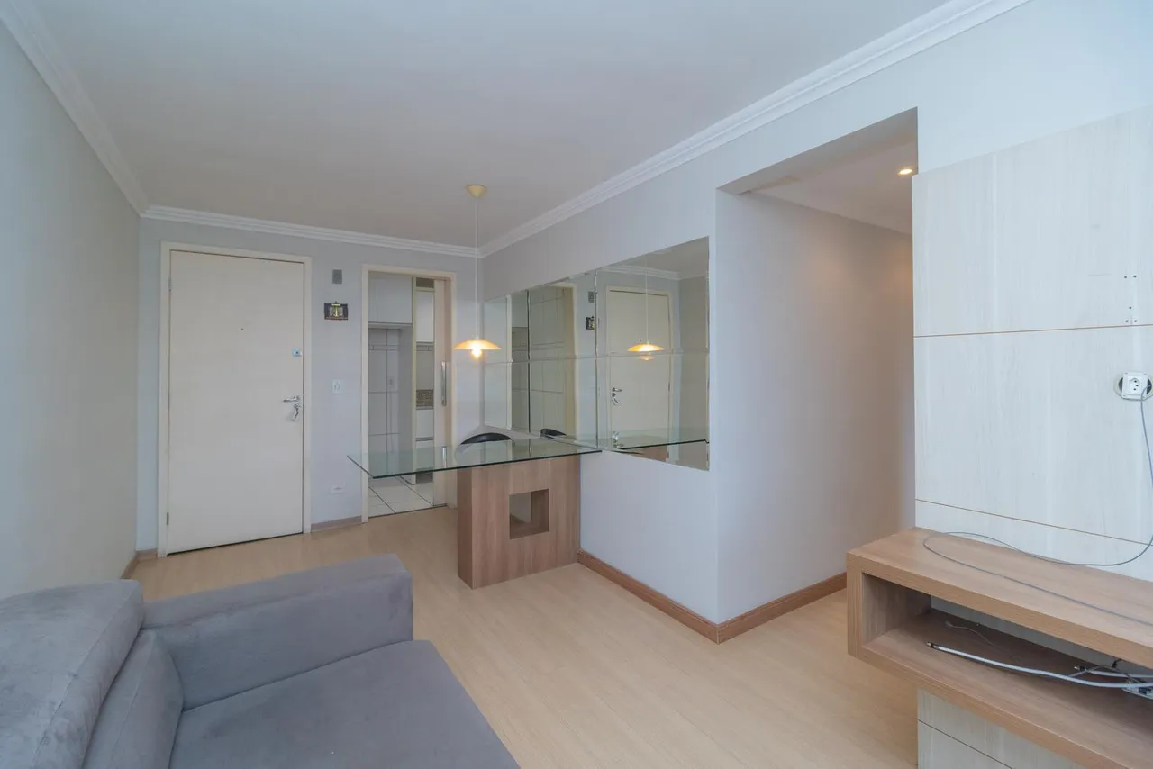 3-bedroom apartment with glassed-in balcony — photo 6