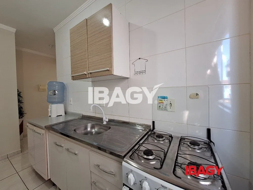 Furnished 2-bedroom apartment with a laundry tanque — photo 6