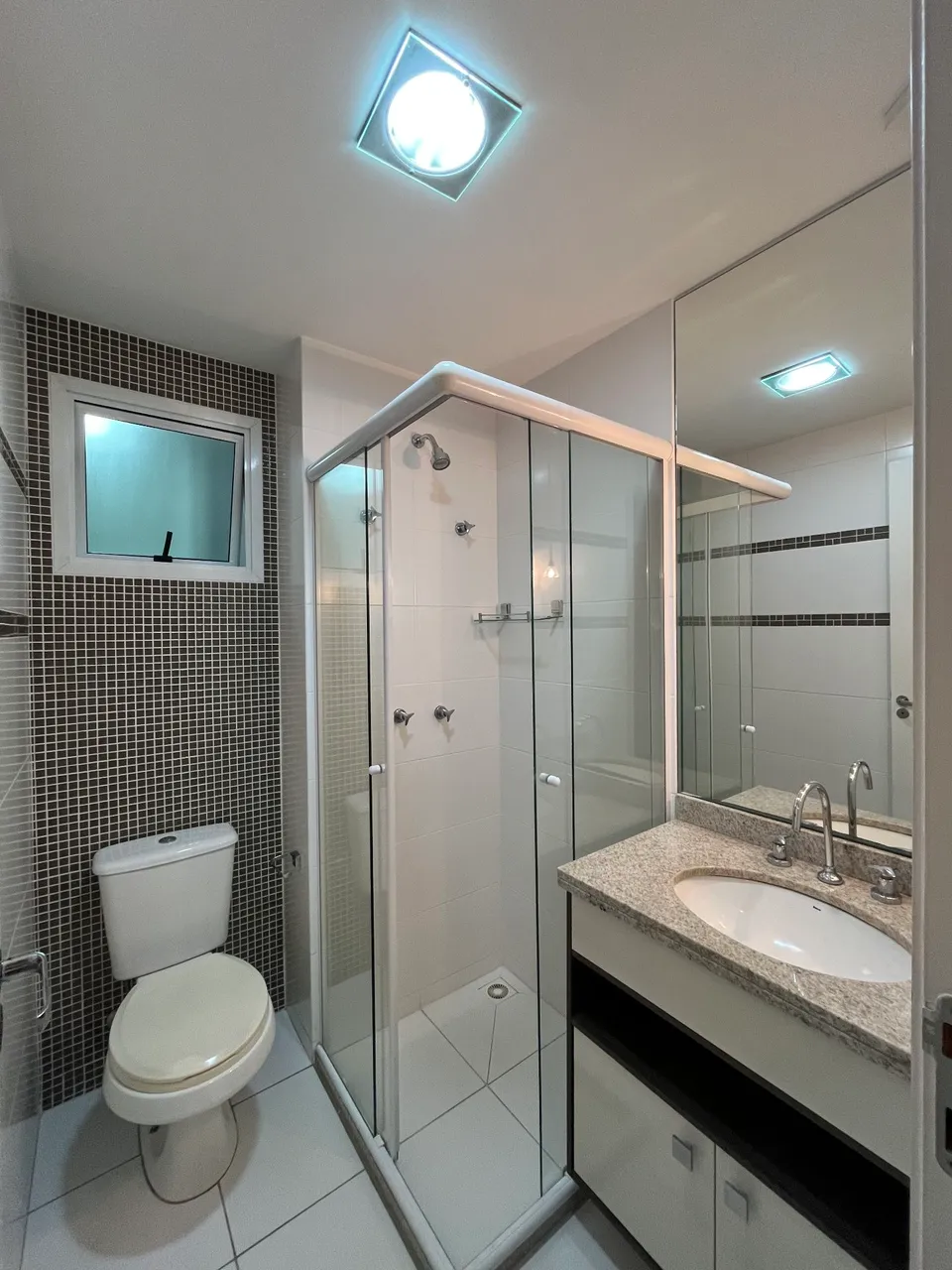 Furnished apartment with 2 bedrooms and open-plan kitchen — photo 9