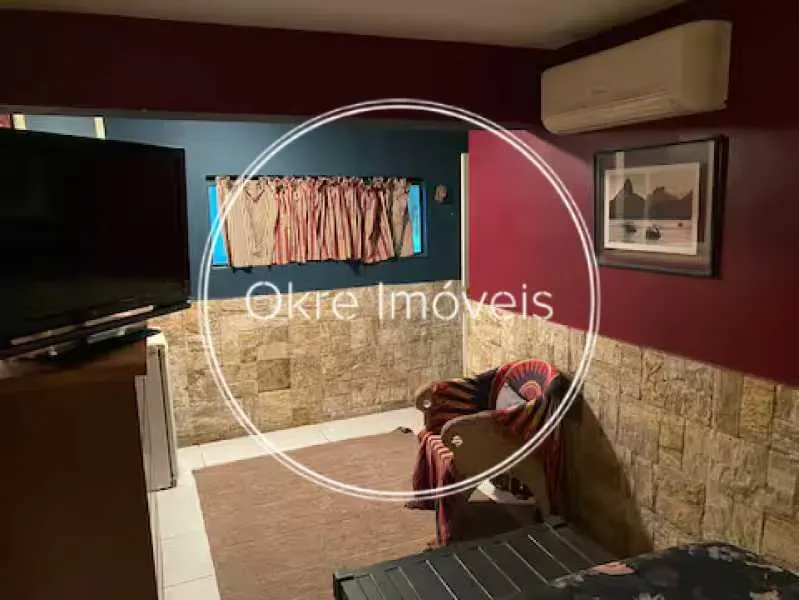 Casa com 6 quartos e 950 m², 2 vagas e cozinha fechada — photo 4