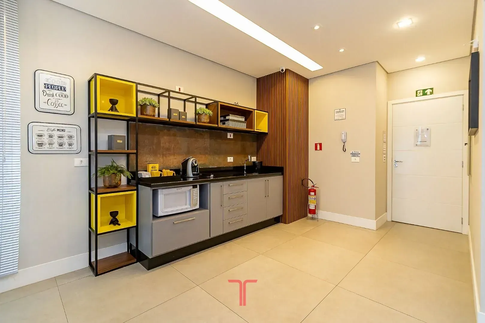 Furnished 1-bedroom apartment with 34 m² and balcony — photo 39