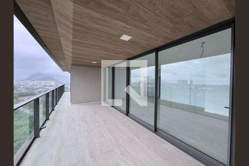 Apartment with 4 en-suite bedrooms and floor-to-ceiling windows — photo 6