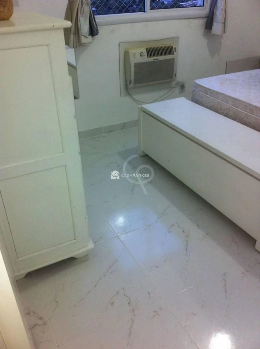 2-bedroom apartment in a building with a pool — photo 5