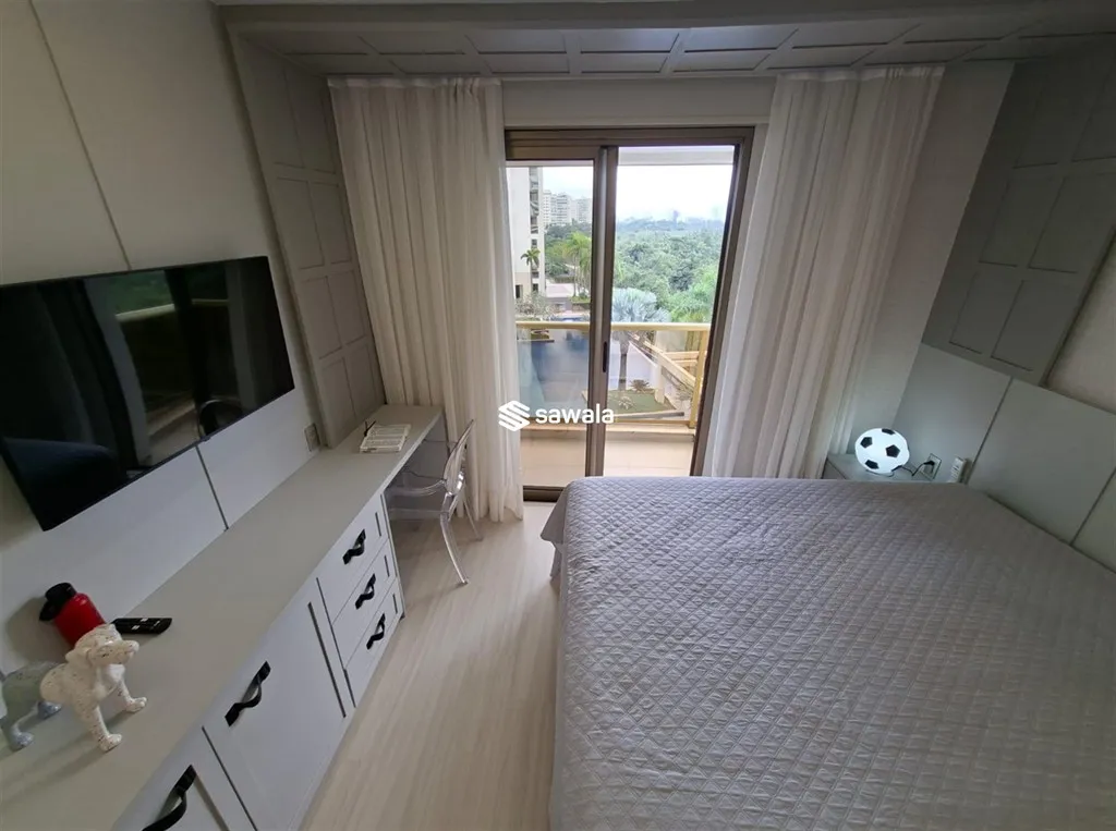 Furnished apartment with 4 bedrooms and open kitchen — photo 22