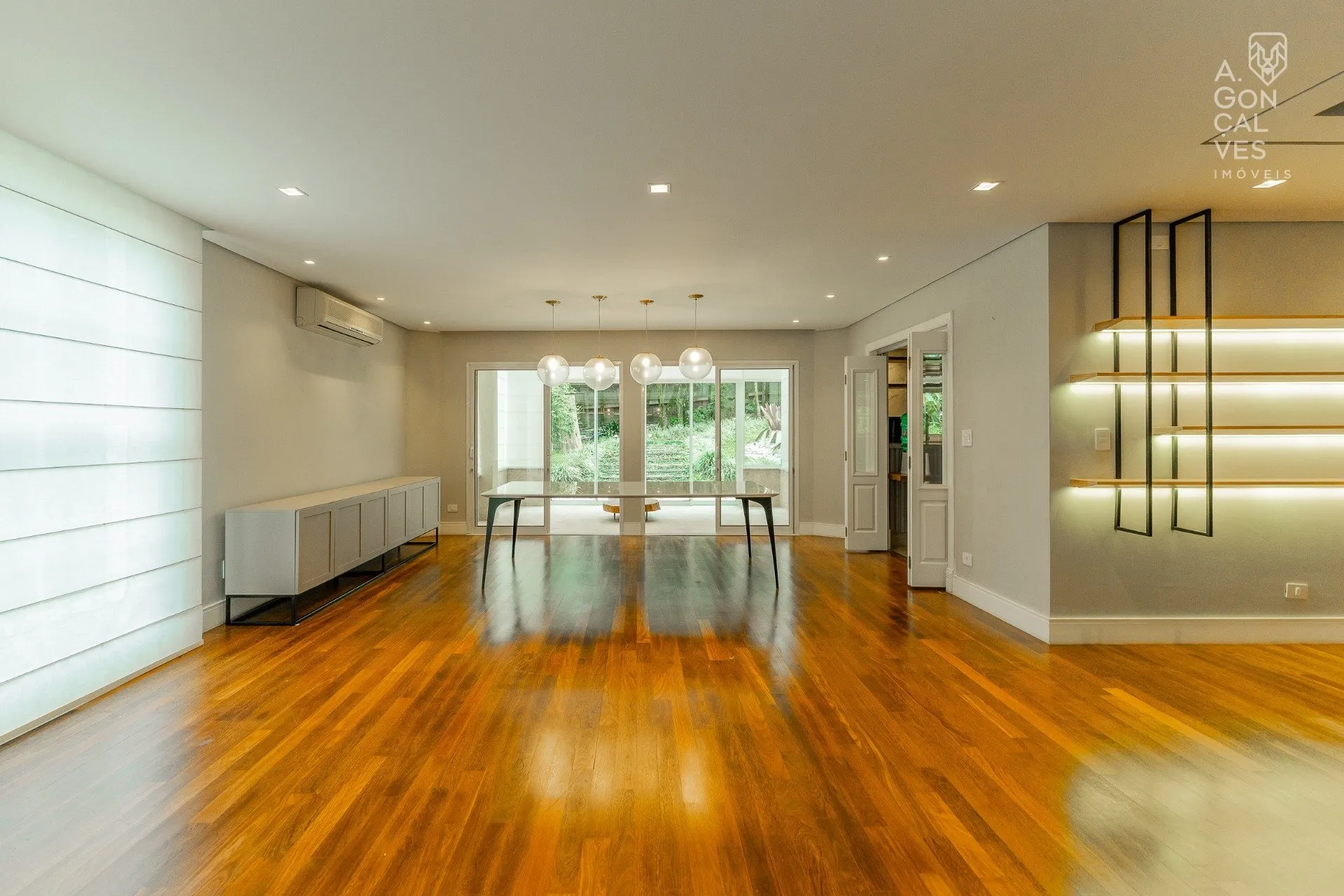 House with 4 bedrooms and 5 bathrooms, 5 parking spots — photo 7