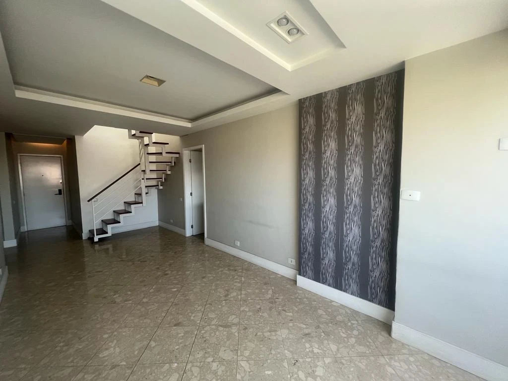 200 m² duplex apartment with 3 bedrooms and 6 bathrooms — photo 6