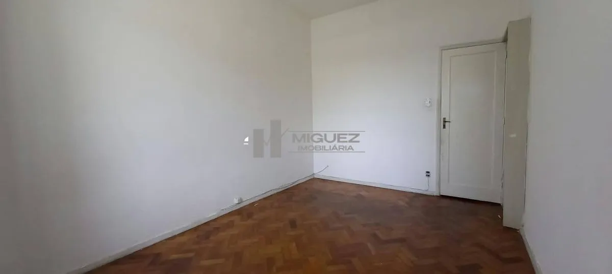 Apartamento no 1º andar com piso de madeira ou laminado — photo 14