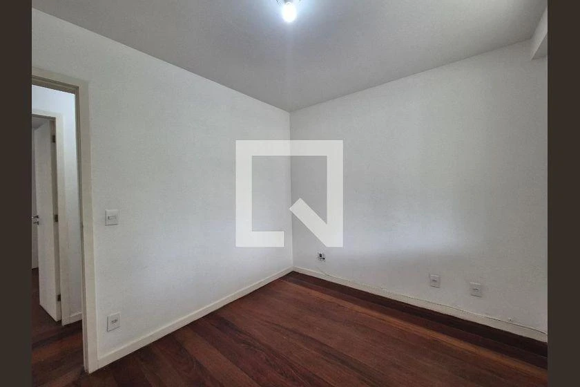 3-bedroom apartment in a building with a pool — photo 25