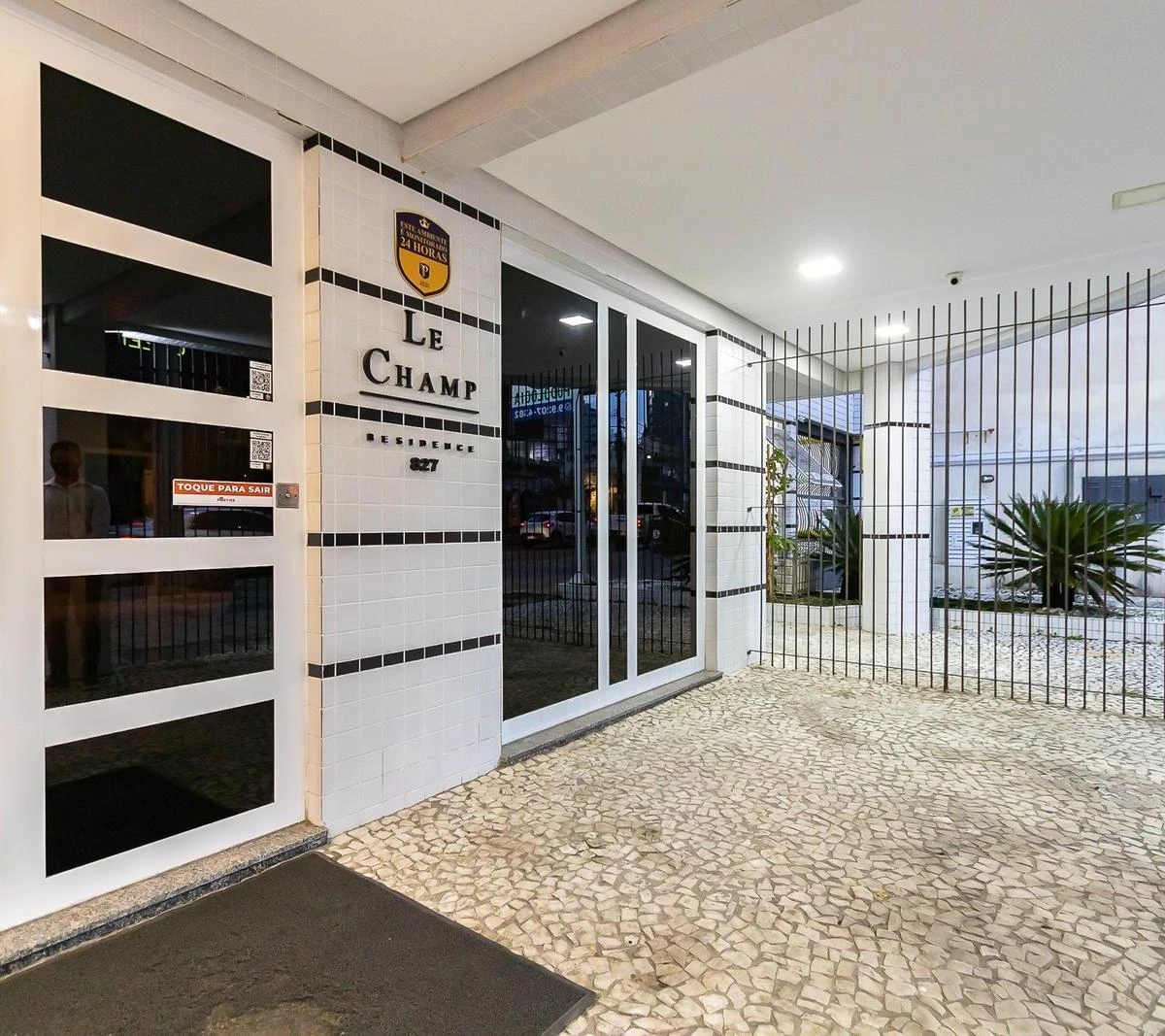 Furnished one-bedroom, 70 m² apartment in Curitiba — photo 19