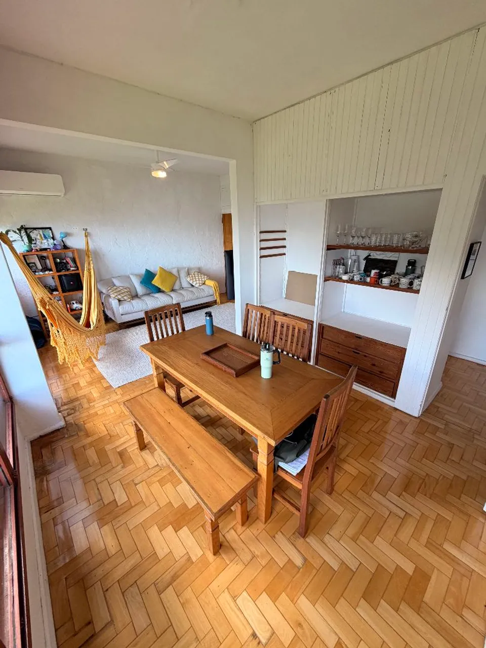 2-bedroom apartment in a building with a gym — photo 3