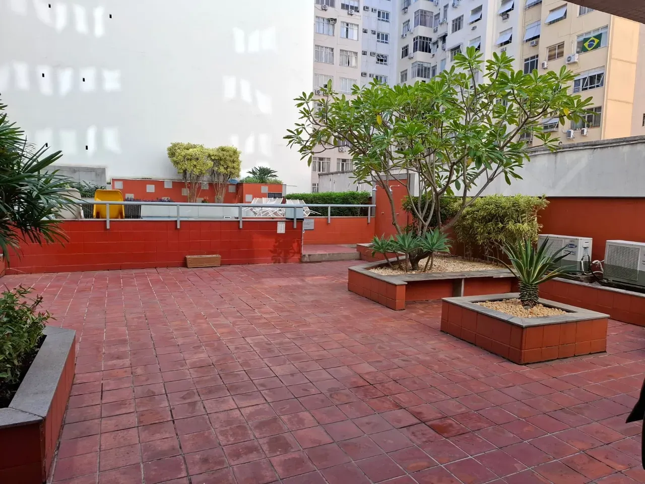 Apartamento mobiliado com cozinha americana e varanda — photo 28