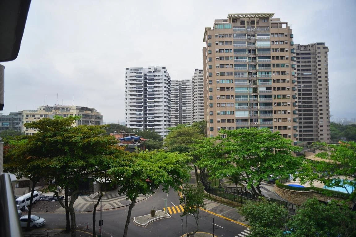 Furnished apartment, 66 m², with floor-to-ceiling windows — photo 28