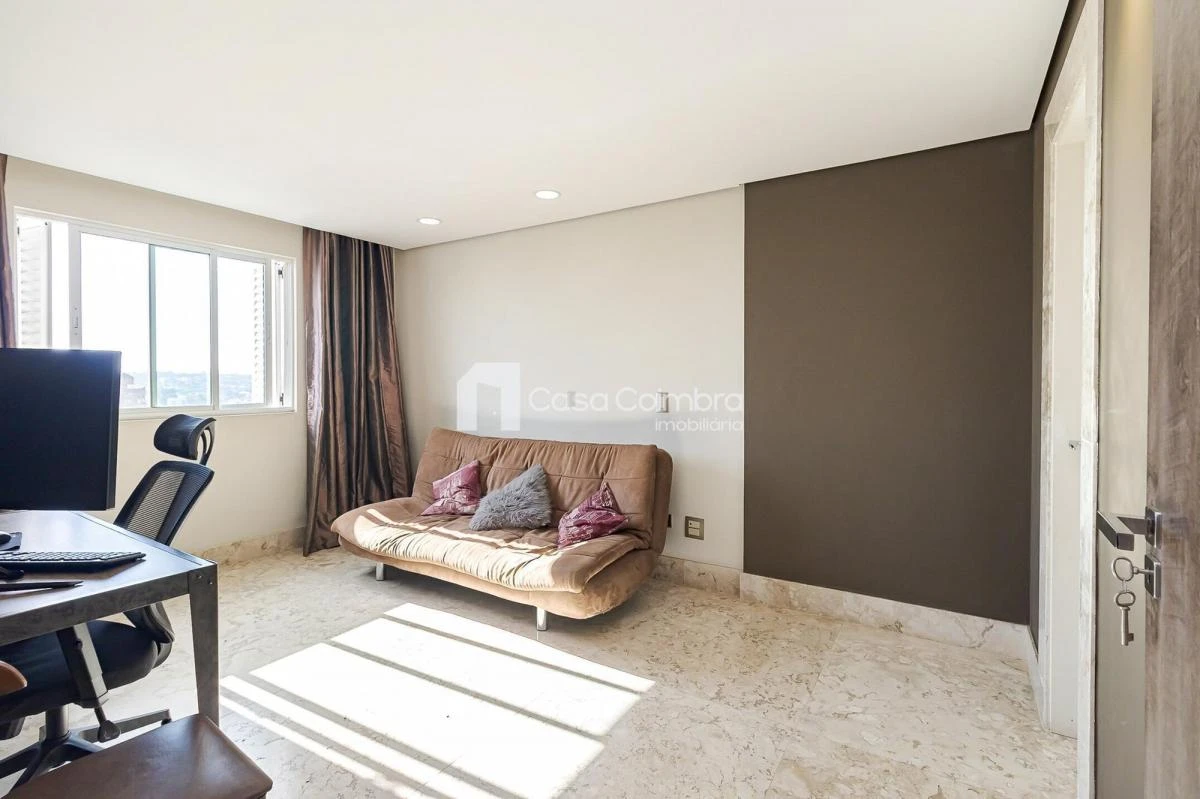 3-bedroom apartment with a bathtub in Curitiba — photo 23