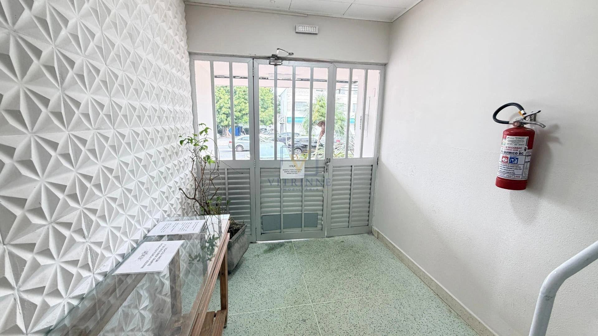 3-bedroom apartment with 1 en-suite and 2 bathrooms — photo 4