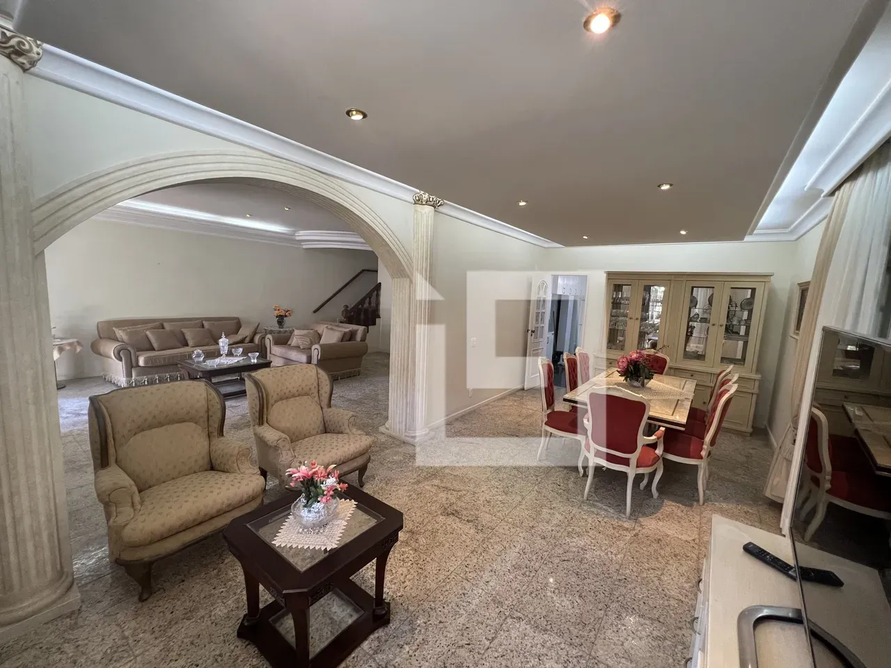 House with 4 suites and 5 parking spaces plus balcony BBQ — photo 40