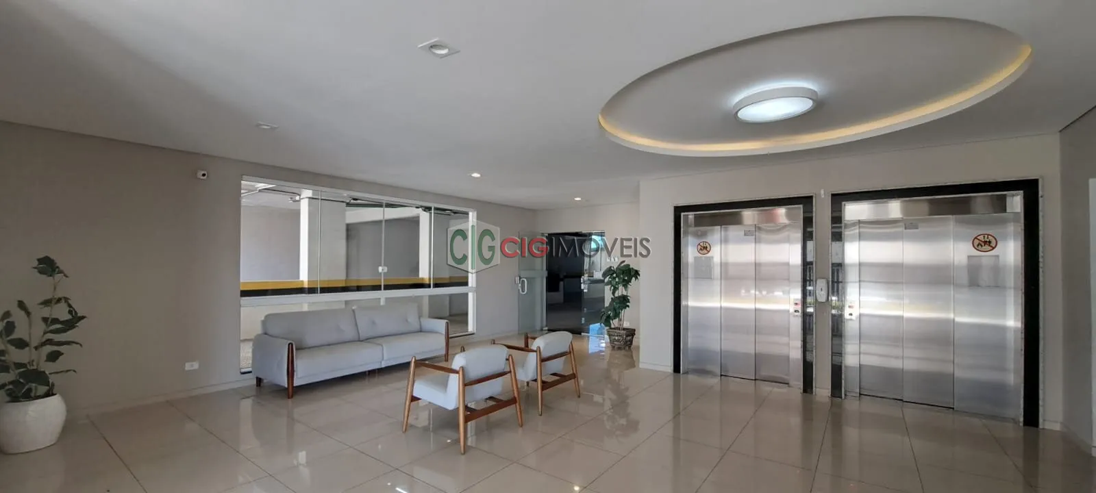 Wood or laminate floors in a 2-bedroom apartment, 66 m² — photo 13
