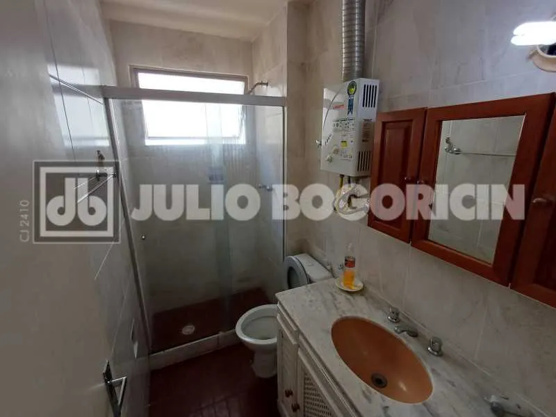 Departamento en piso 2 con ventanales de piso a techo — photo 16