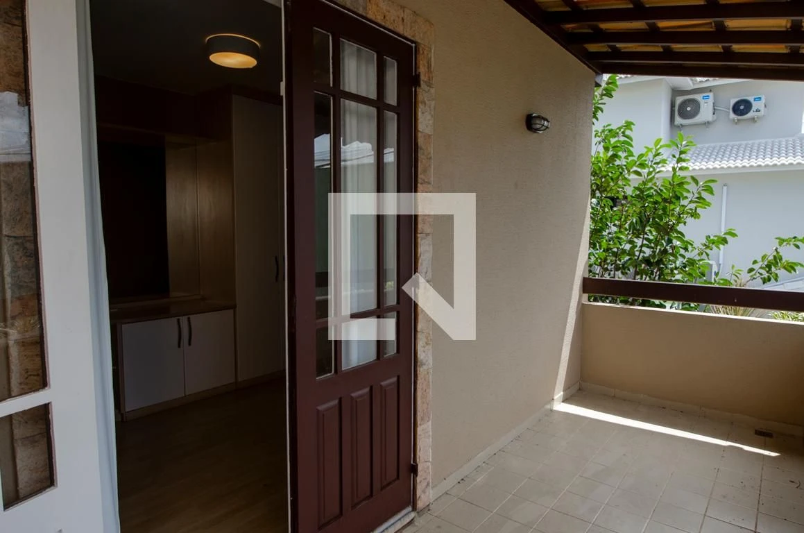 House for rent with 4 bedrooms, 4 baths and 3 parking spots — photo 32