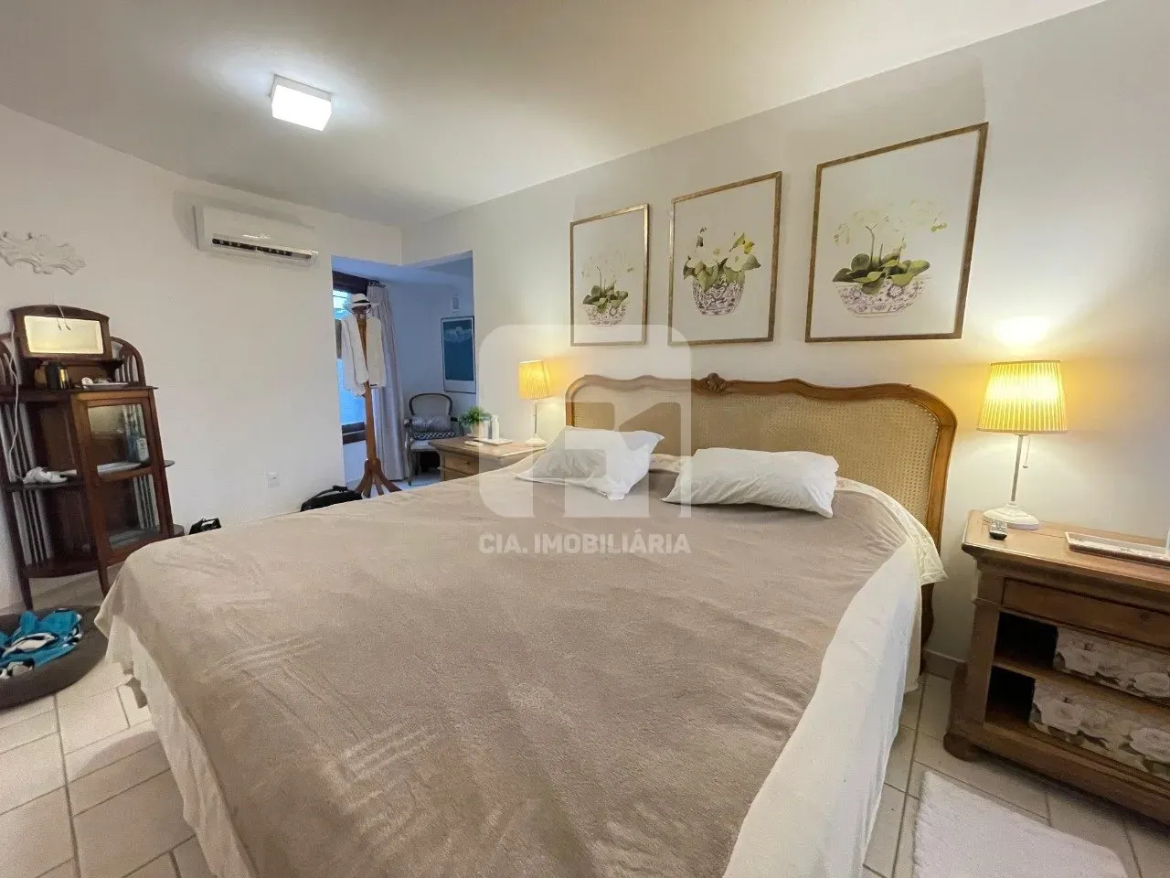 Furnished 350 m² house with 6 bedrooms and 3 suites — photo 13