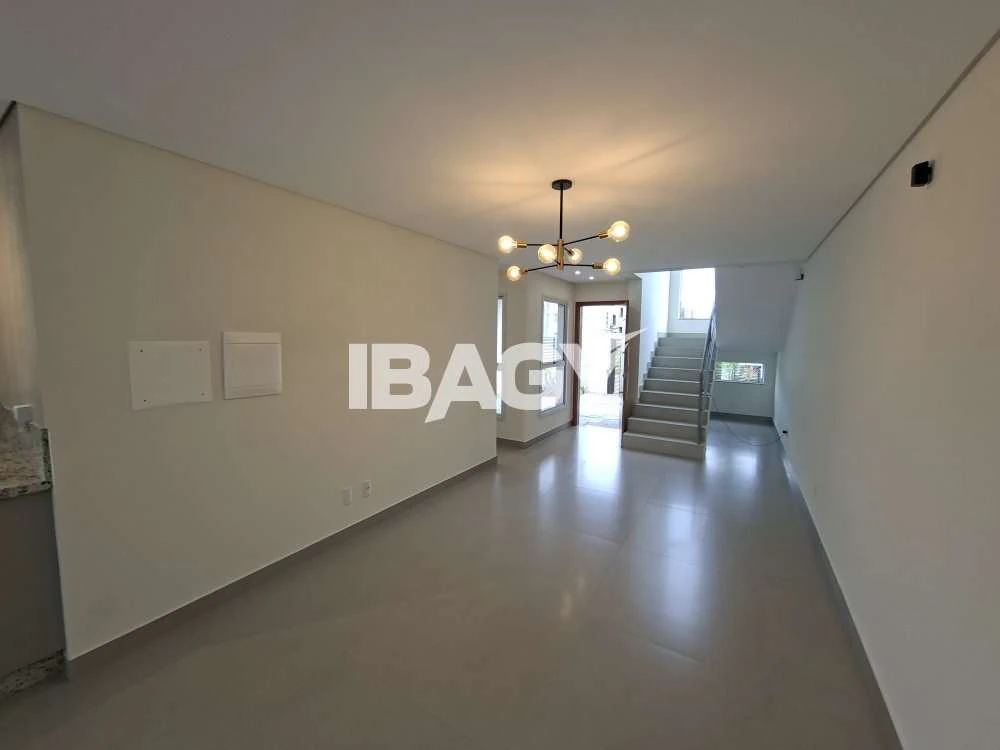 3-suite house with 4 bathrooms and 2 parking spots — photo 5