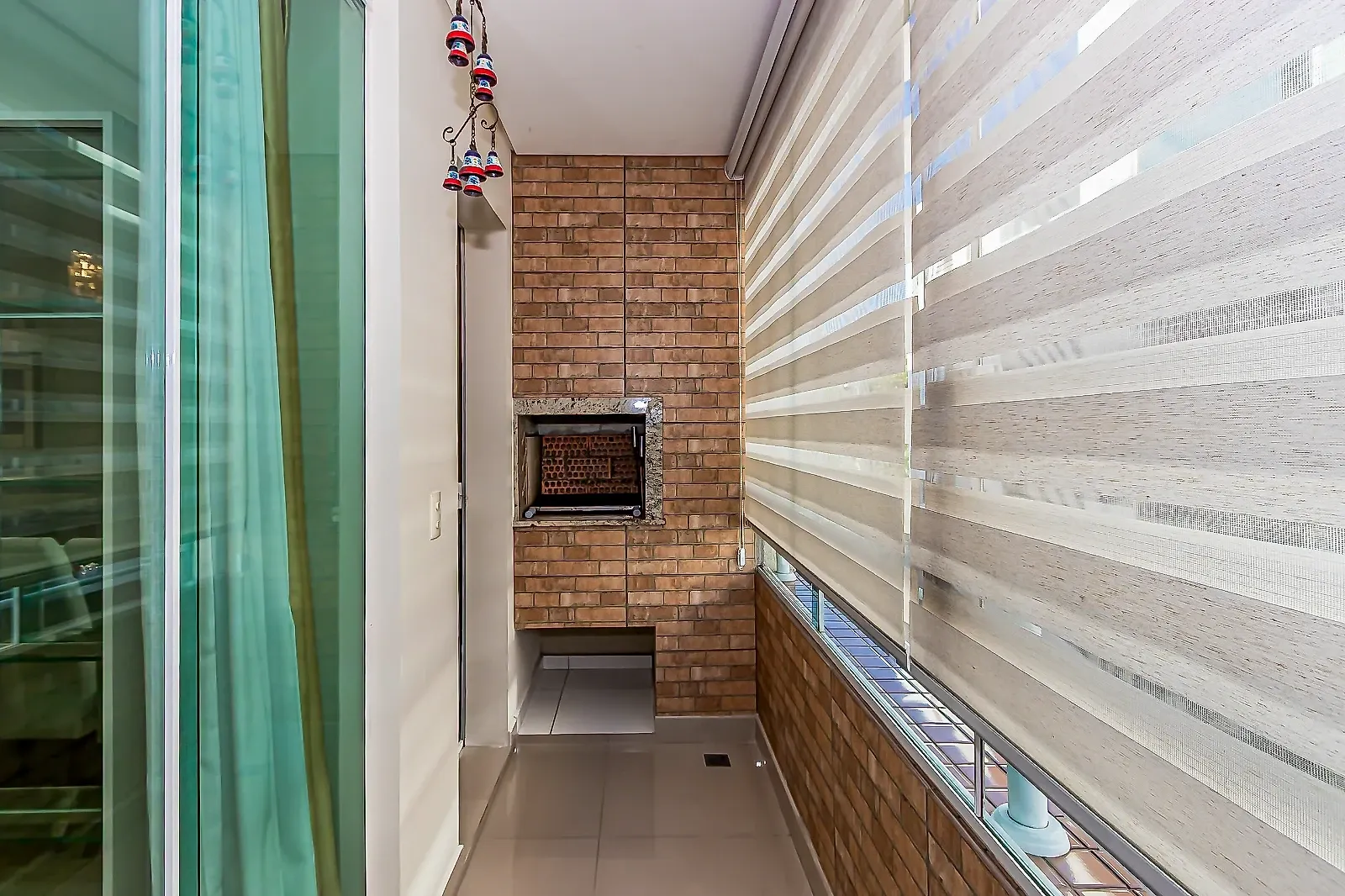 Balcony with a grill in a 3-bedroom apartment, 74 m² — photo 29