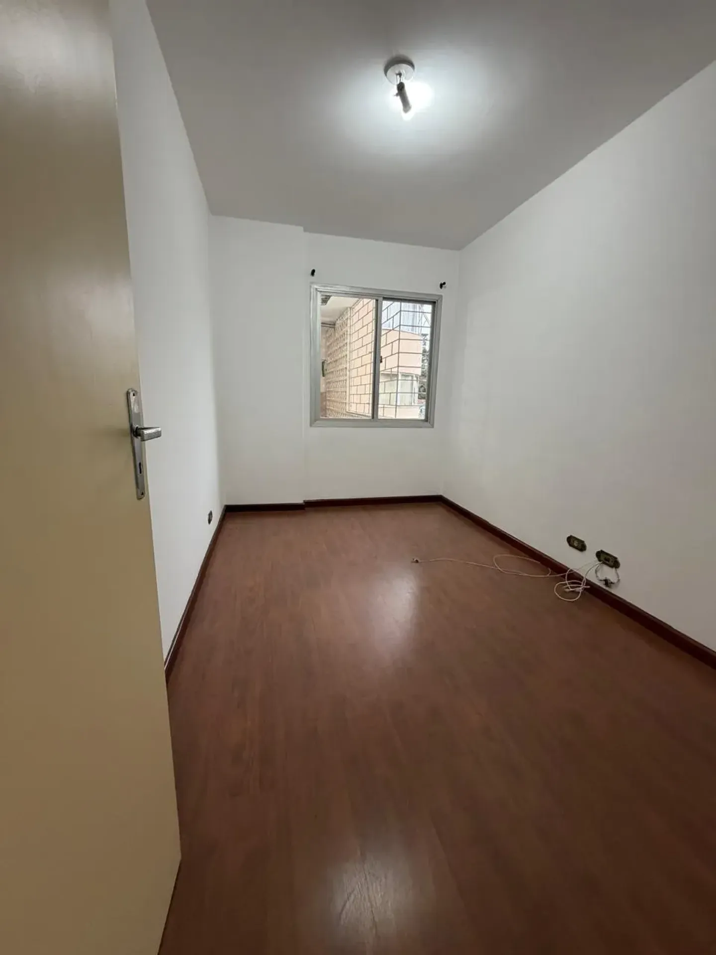 3-bedroom apartment with wood or laminate floors in Curitiba — photo 3