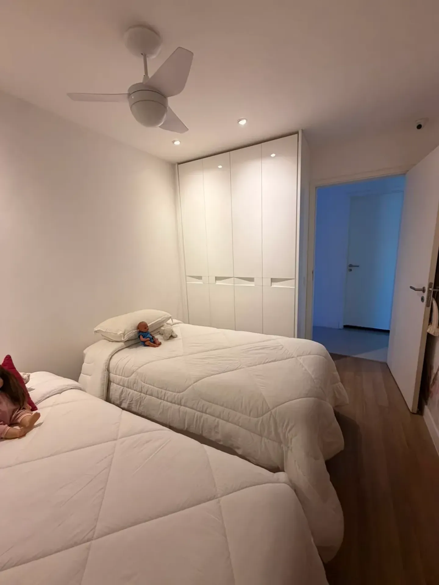 Furnished 115 m² apartment with 3 bedrooms and 3 baths — photo 24