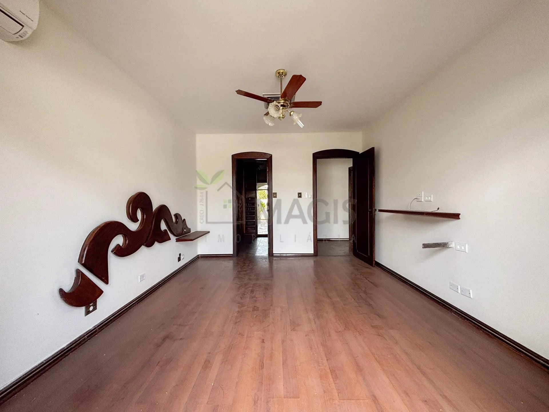 Будинок 604 м² з 4 спальнями та 4 ванними кімнатами — photo 19