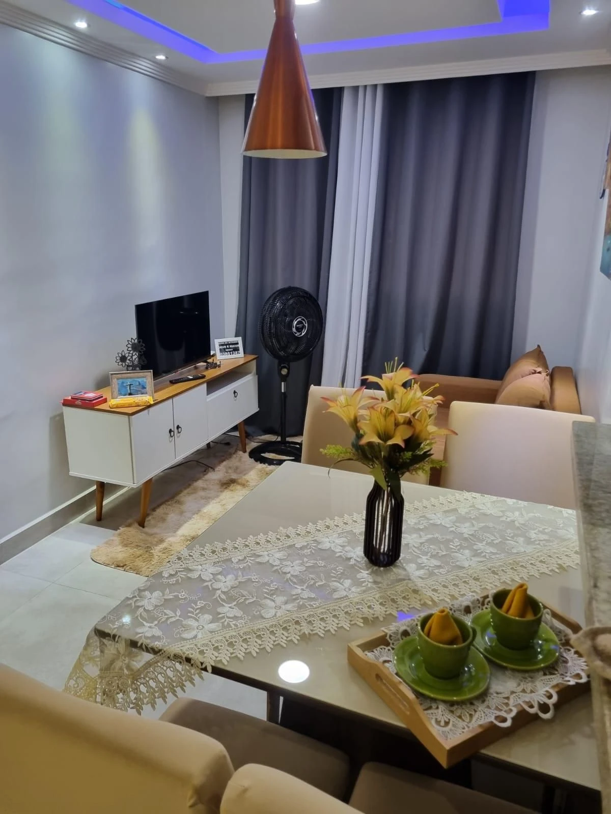 Furnished apartment with 2 bedrooms and open-plan kitchen — photo 11