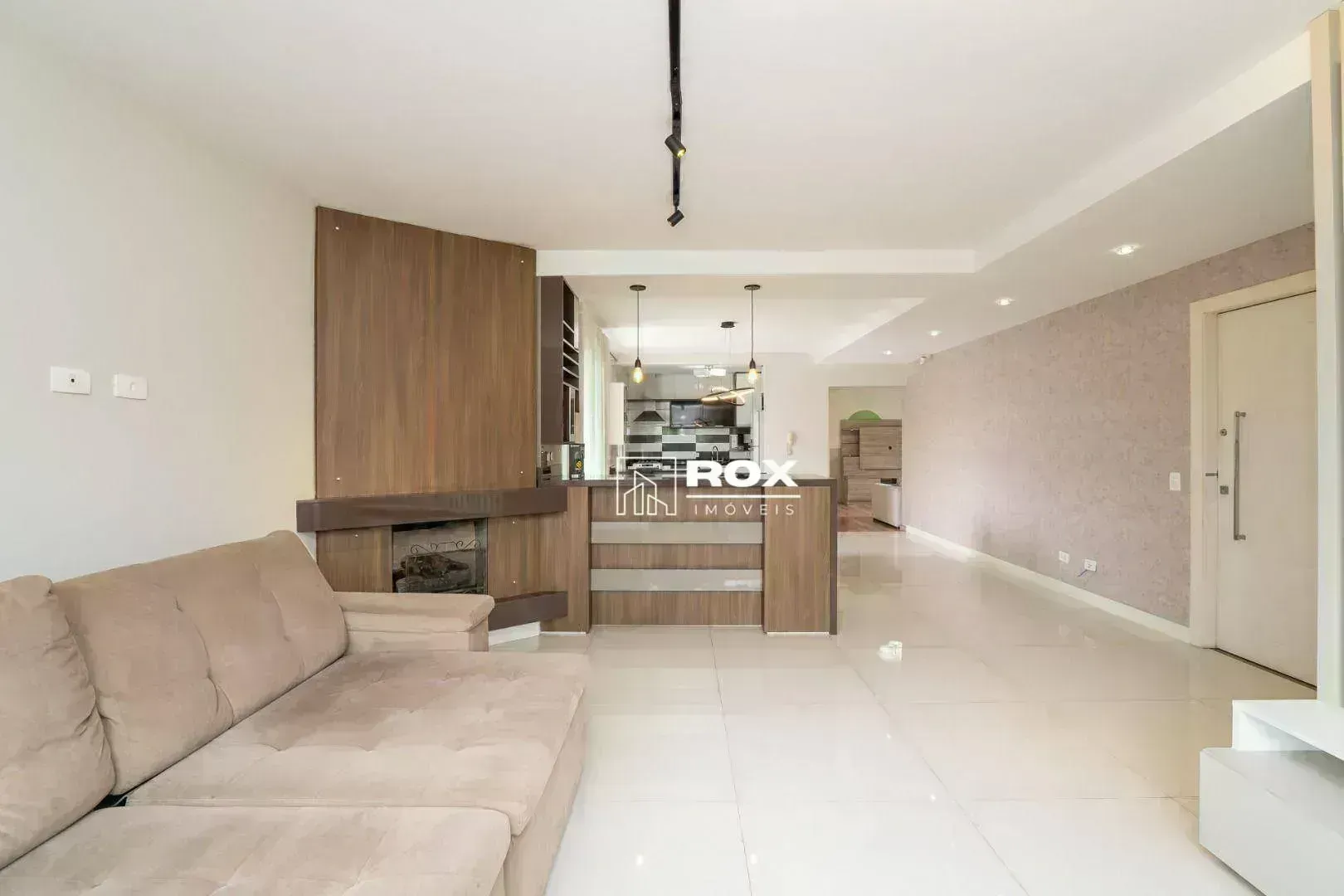 Furnished apartment, 179 m², with a fireplace — photo 10