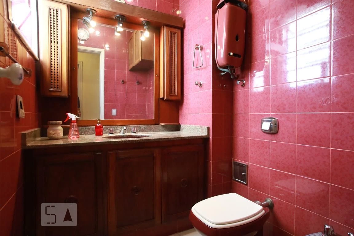 2-bedroom apartment with a mountain view — photo 11
