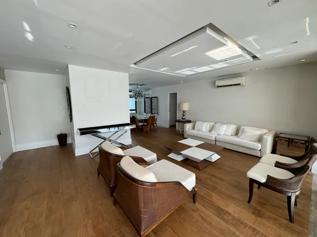 Apartamento com 3 dormitórios e varanda envidraçada — photo 11