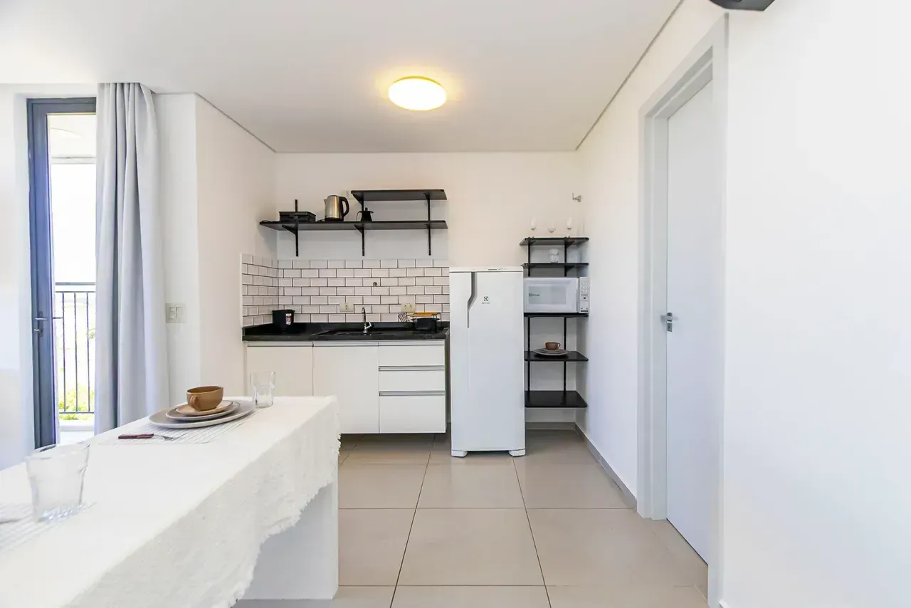 Apartamento amueblado de 36 m² con dormitorio y escritorio — photo 16
