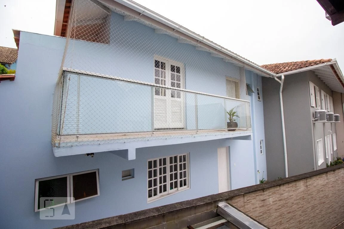 House with 3 bedrooms and a private garden — photo 24