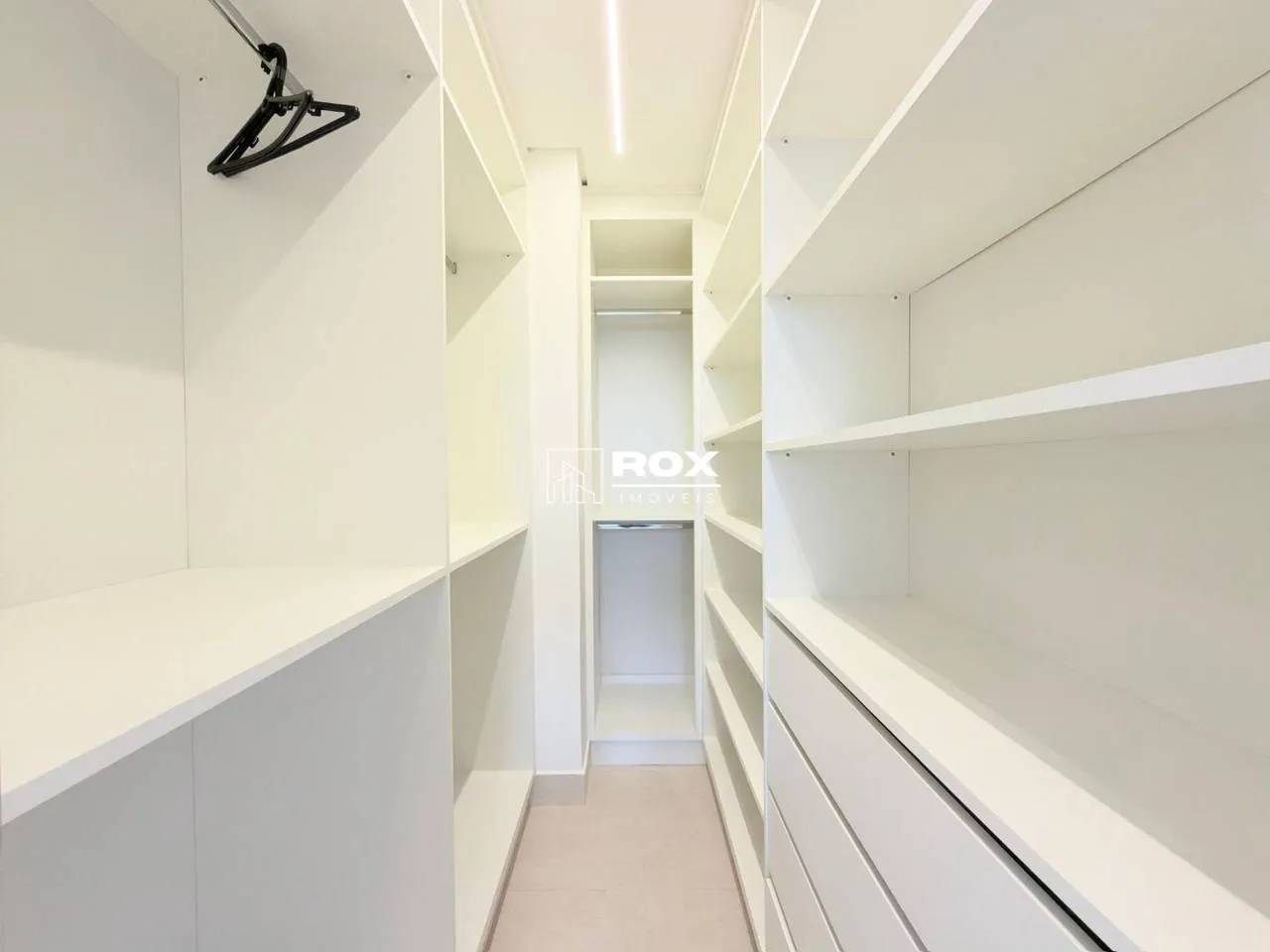 3-bedroom apartment with a jacuzzi in Curitiba — photo 8