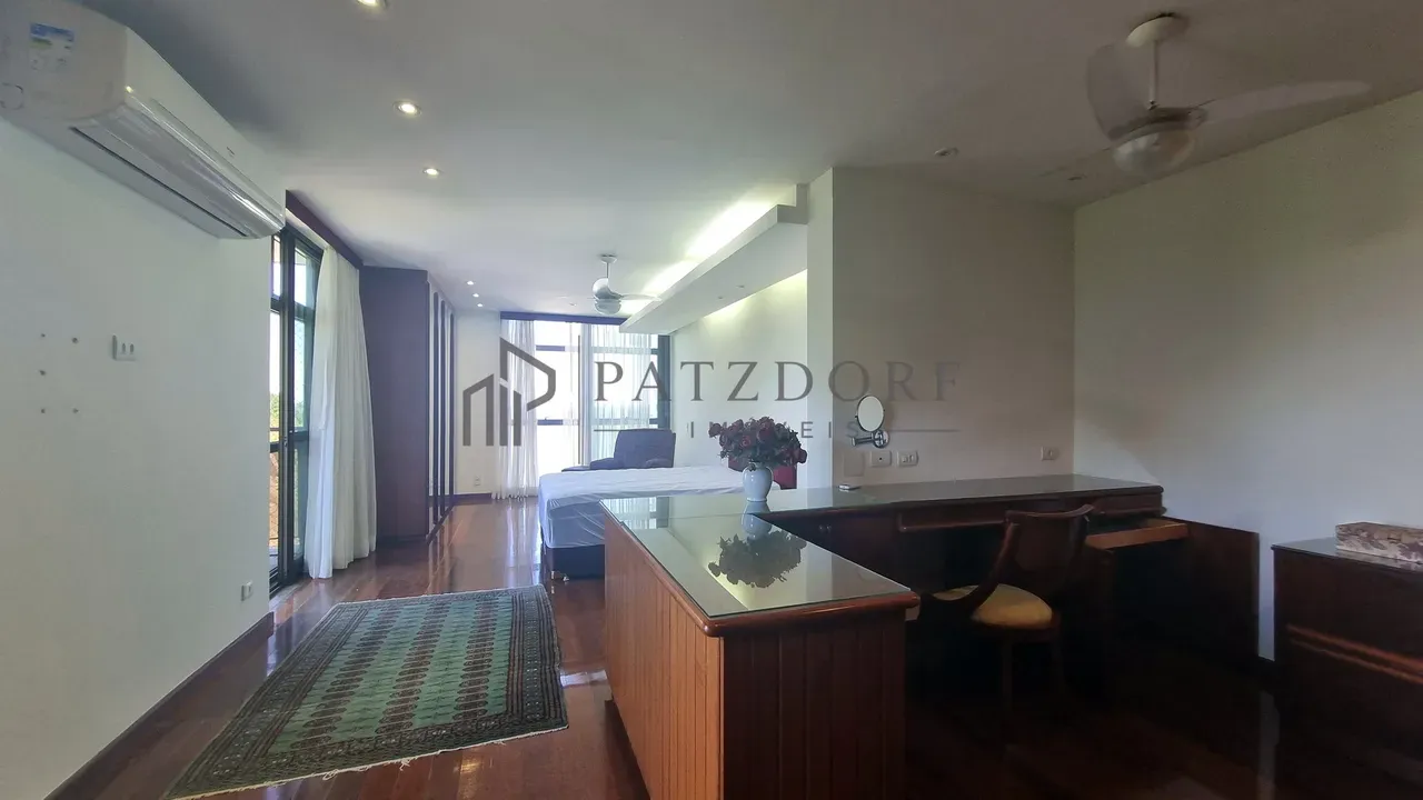 Apartamento 270 m² com 4 quartos e cozinha fechada — photo 24