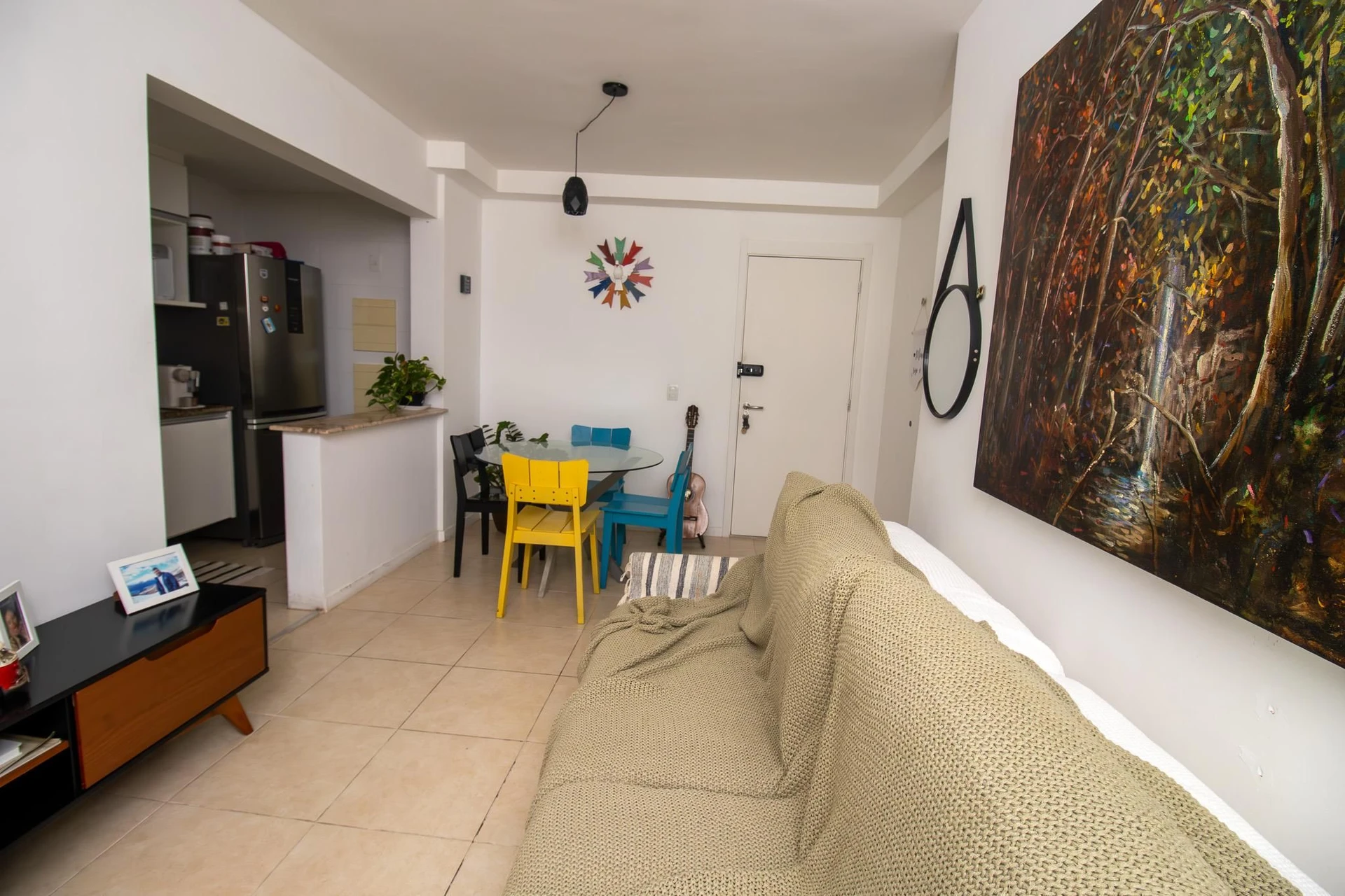 Furnished apartment, 65 m², with a glass-enclosed balcony — photo 17