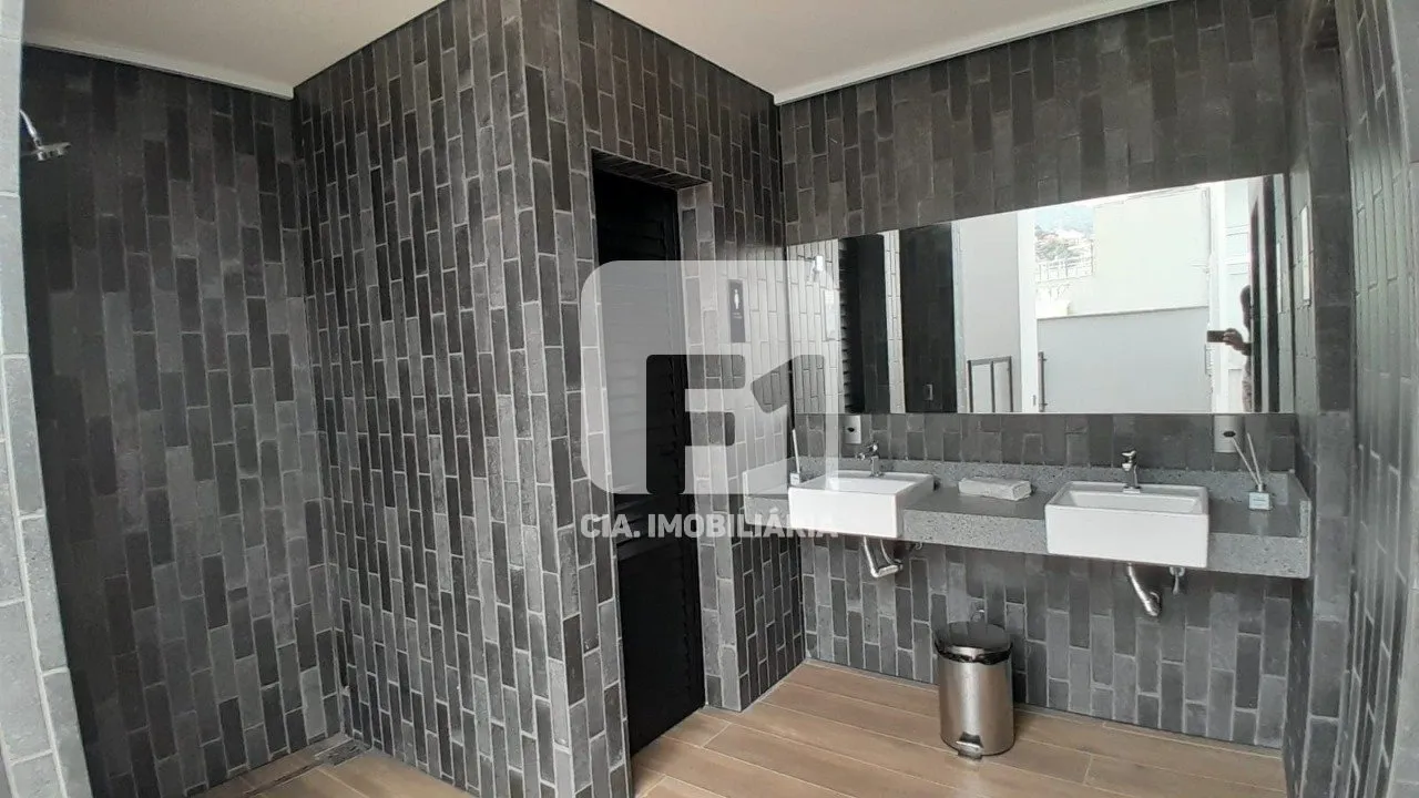 Furnished apartment with 2 en-suite bedrooms — photo 38
