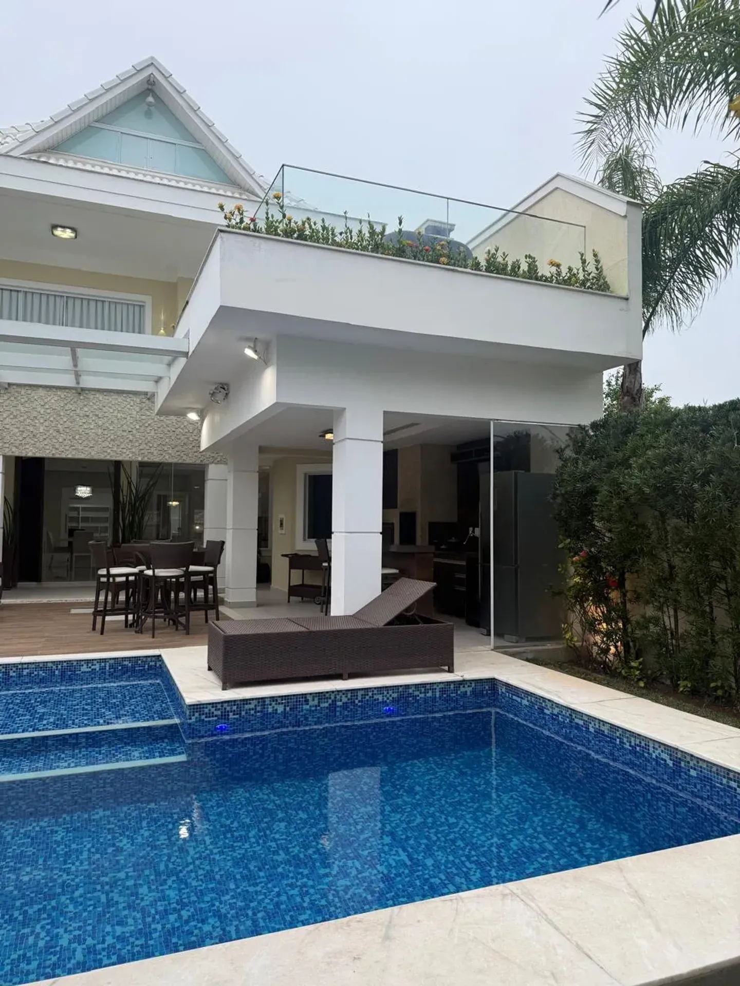 5 quartos e jardim: casa de 400 m² — photo 8