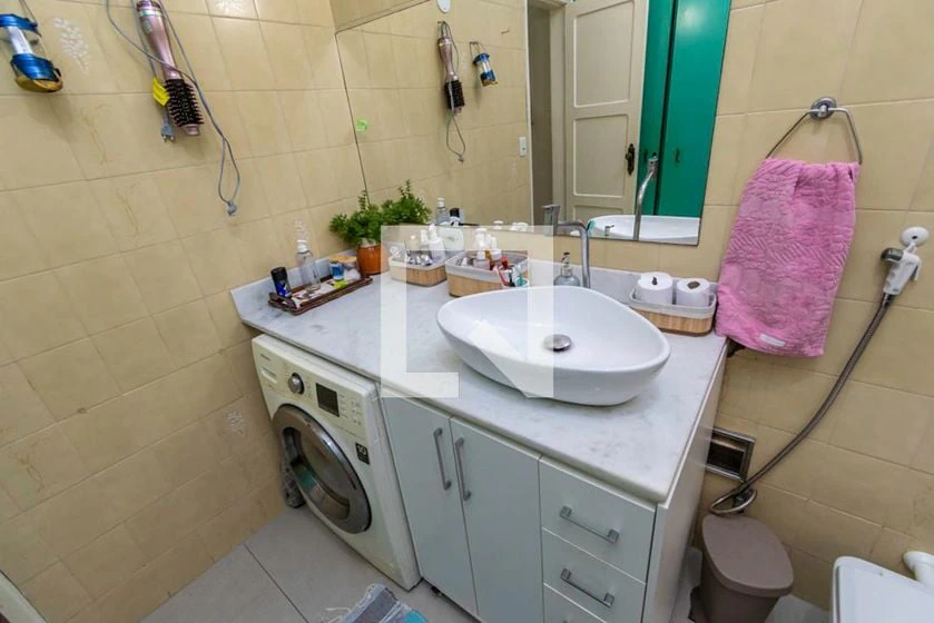 2-bedroom apartment with a washing machine — photo 4