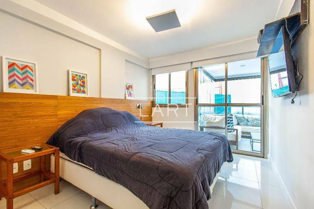Apartamento com 2 dormitórios e varanda de vidro — photo 25