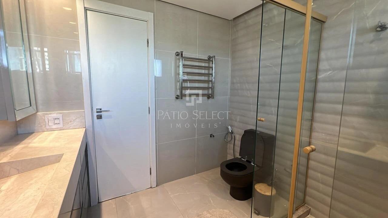 Furnished apartment, 309 m², with floor-to-ceiling windows — photo 17