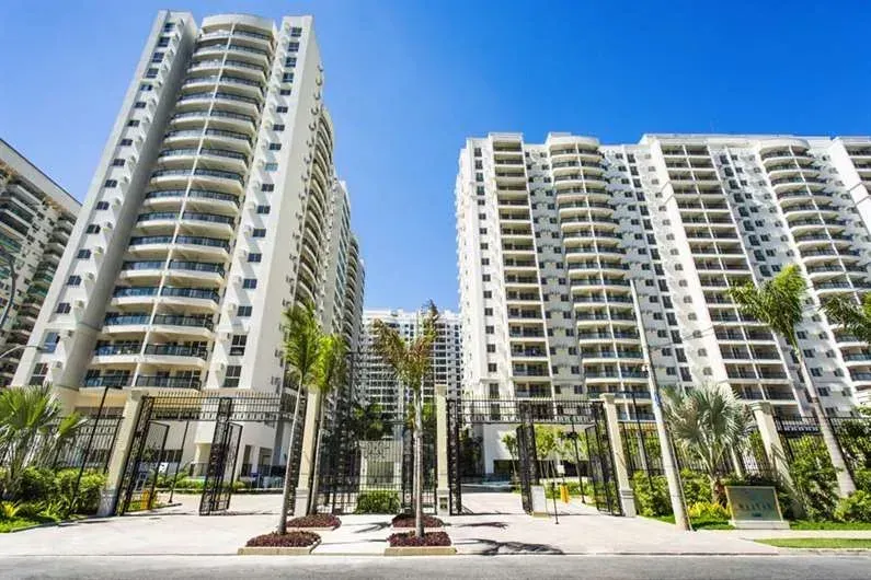 Apartamento com 2 quartos e varanda de vidro — photo 10