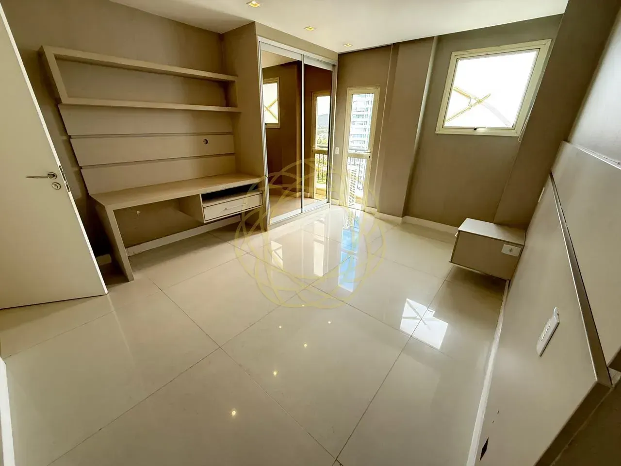Penthouse-style apartment with 4 bedrooms and 5 baths — photo 21