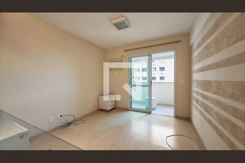 Apartamento de 2 quartos com varanda de vidro — photo 24