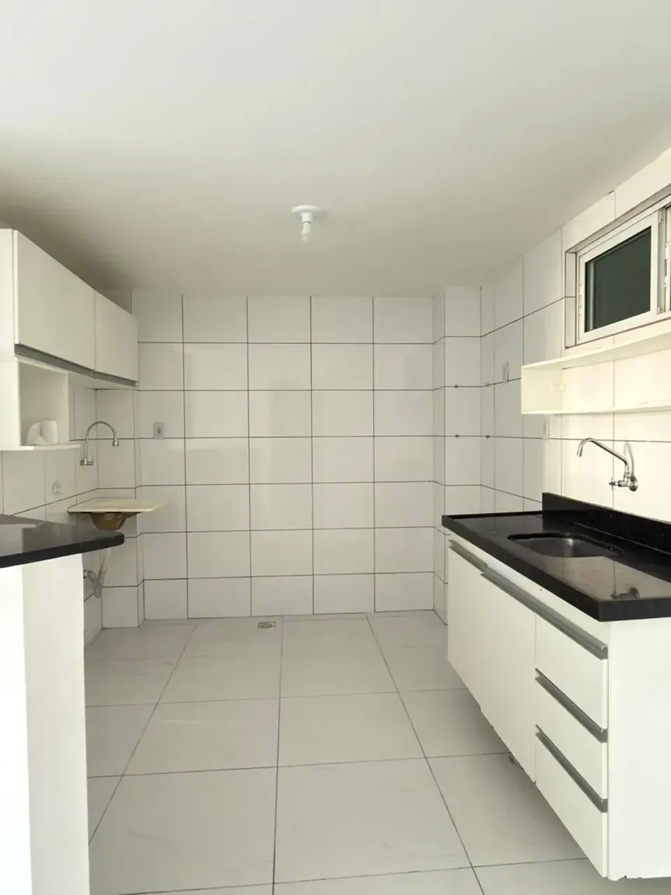 Furnished 2-bedroom apartment with 2 bathrooms — photo 2