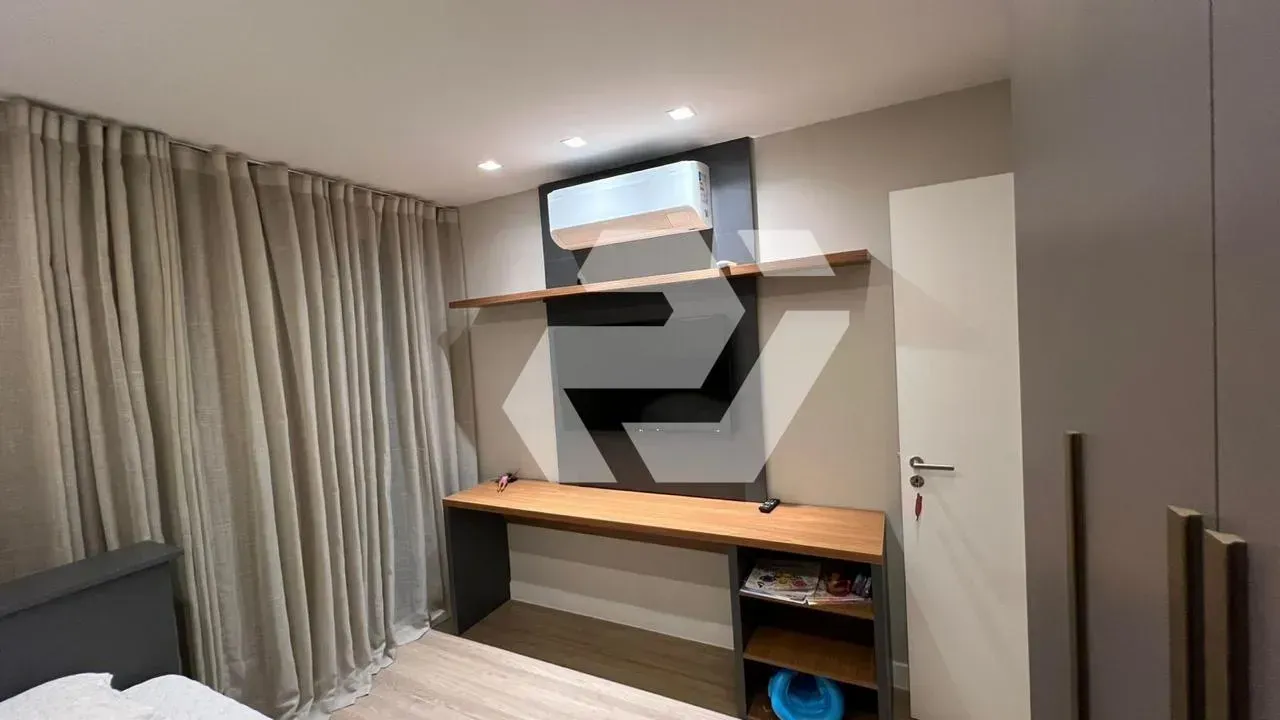 Furnished apartment with open-plan kitchen and 2 bedrooms — photo 4